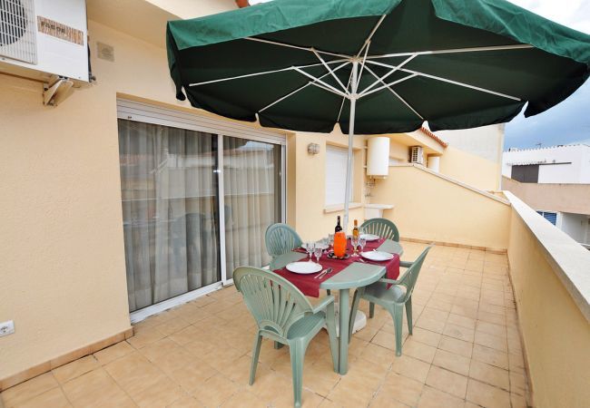 Apartment in Rosas / Roses - 1029 JOC PILOTA 50m Playa